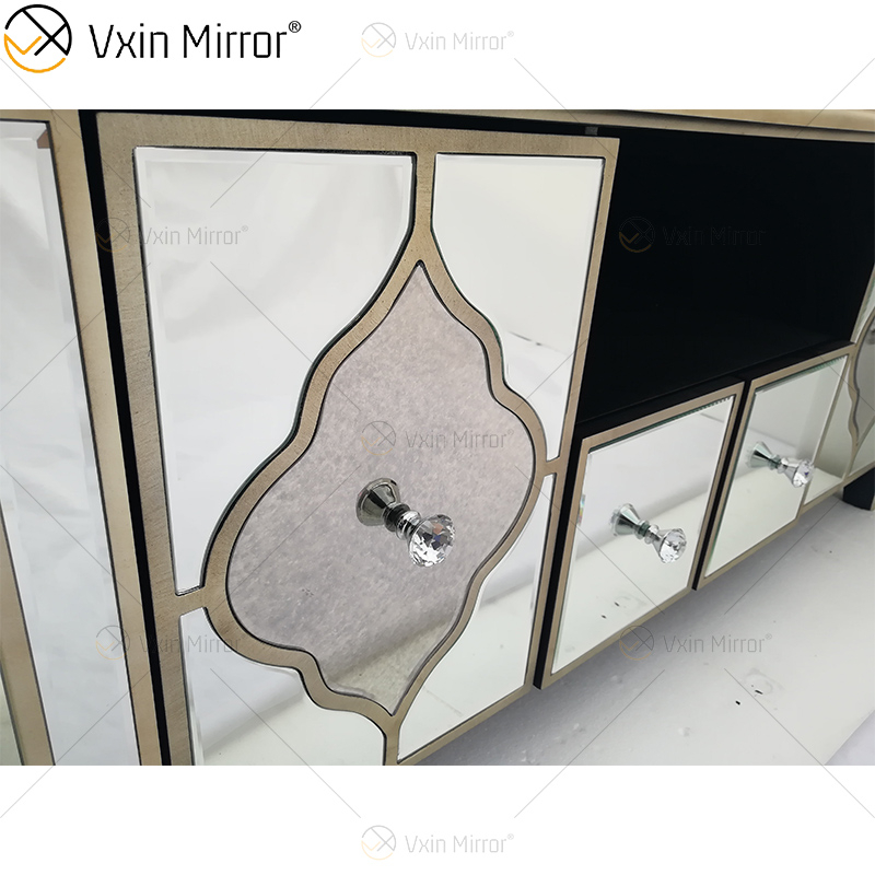 Móveis ornamentados de Berlim WXF-680 Anti Champagne Gold Armário de TV com 2 gavetas e portas